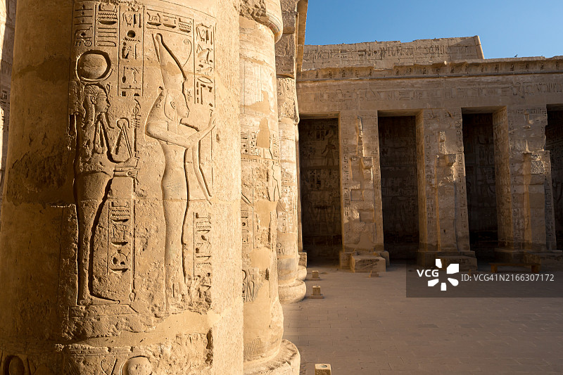埃及卢克索迈迪奈哈布神庙。图片素材