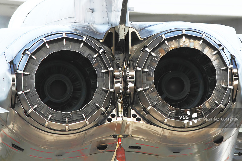 军用战斗机的双涡轮图片素材