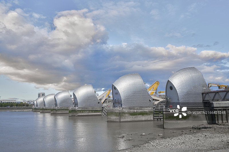 泰晤士河水闸公园，伦敦，英国图片素材