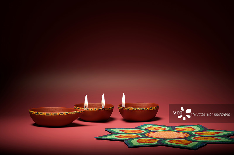 排灯节油灯与蓝果丽，光明节图片素材
