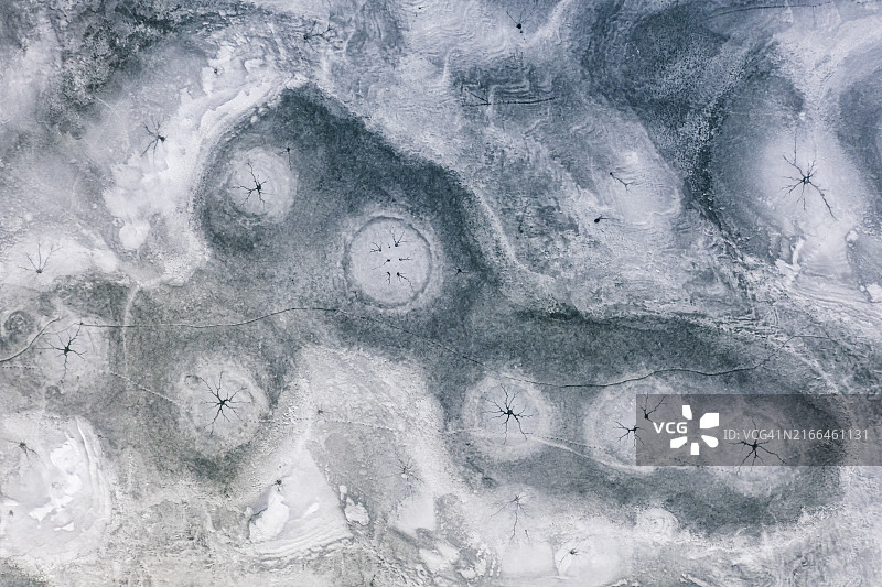 德国巴伐利亚里格湖冰层鸟瞰图图片素材