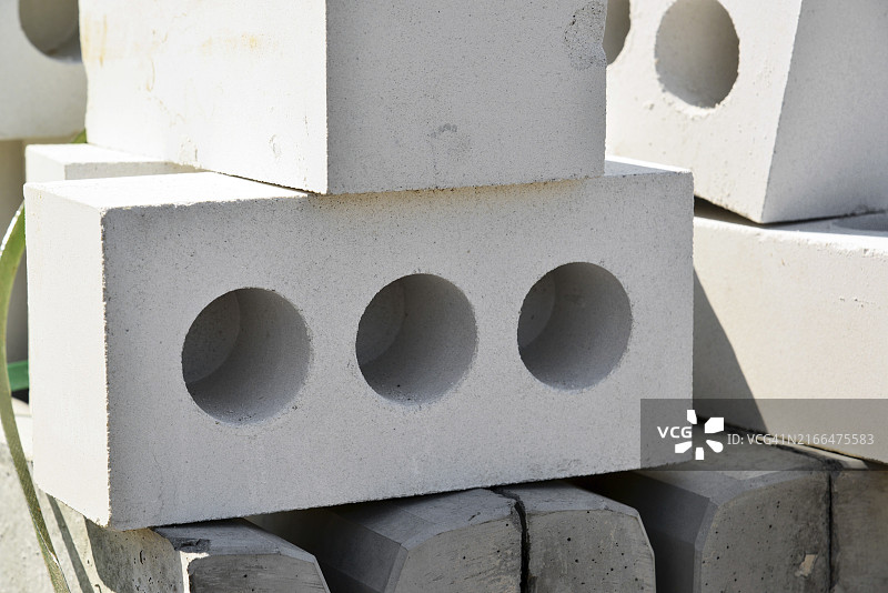 户外白色硅酸盐空心砖结构图片素材
