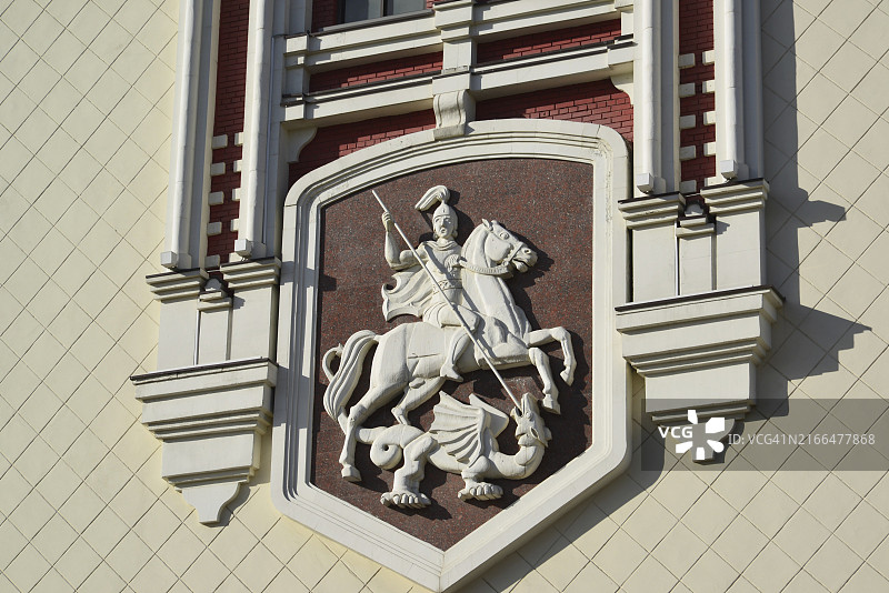 从新鲁赞斯卡亚街拍摄的喀山火车站外墙上的标志图片素材