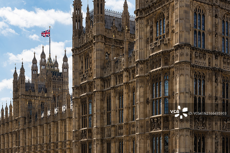伦敦议会大厦和英国国旗图片素材