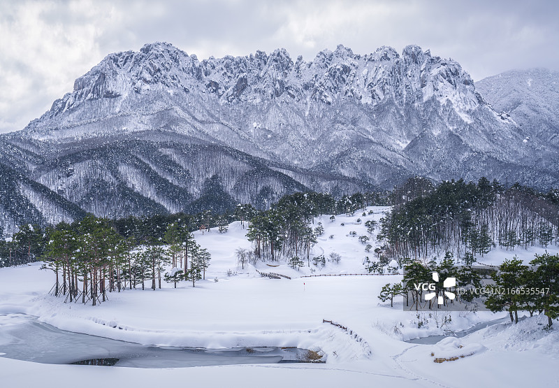 蔚山岩雪景图片素材
