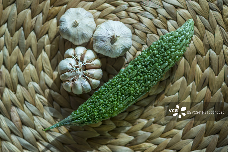 苦瓜和大蒜图片素材