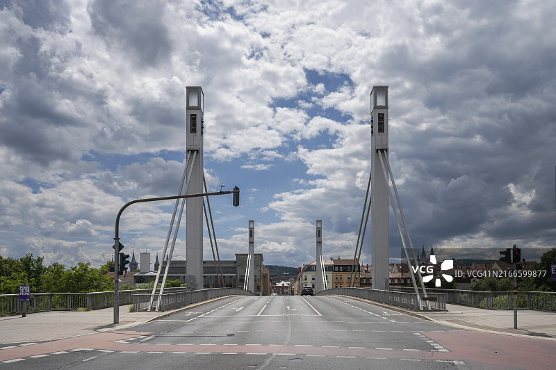 德国巴伐利亚班贝格雷格尼茨河上的狮子桥图片素材