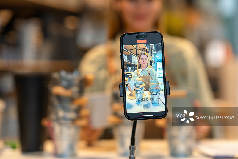 在线购物与直播：基于智能手机技术的现代零售解决方案图片素材