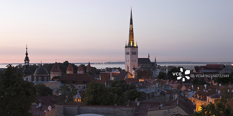 爱沙尼亚塔林老城中心全景图片素材