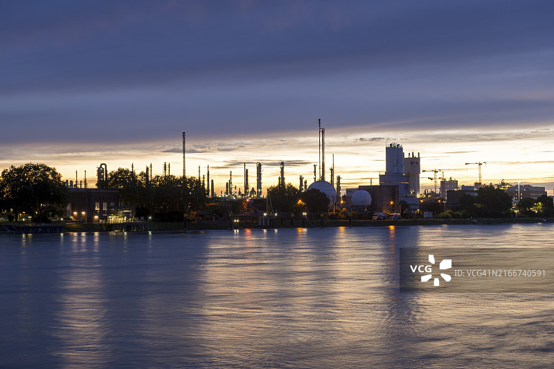德国巴斯夫莱茵河畔路德维希港工业区图片素材