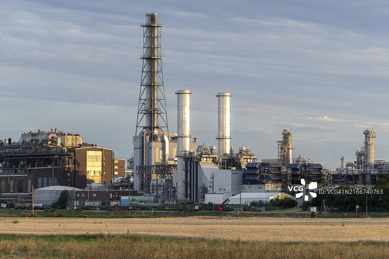 德国巴斯夫工业区黄昏景色图片素材