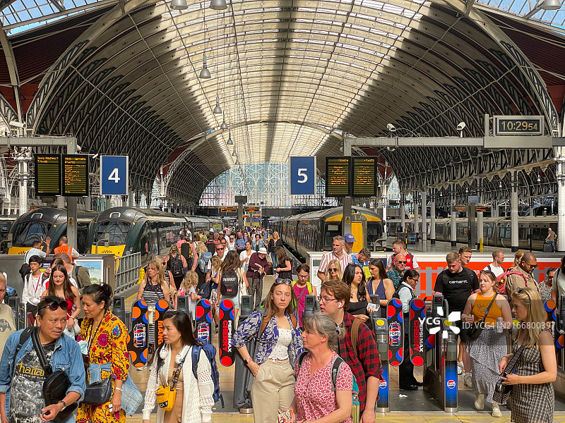 英国伦敦帕丁顿火车站场景图片素材