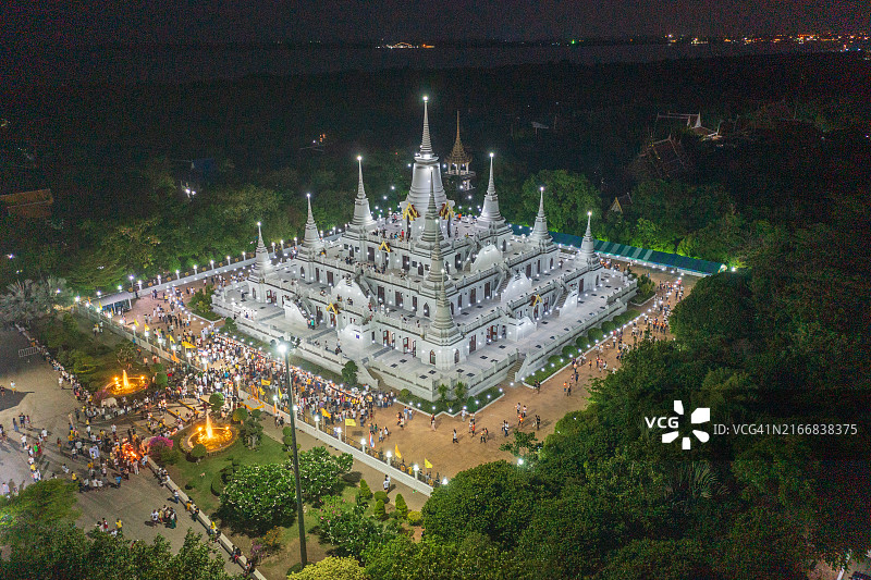 阿索卡兰寺卫塞节浴佛仪式航拍图片素材