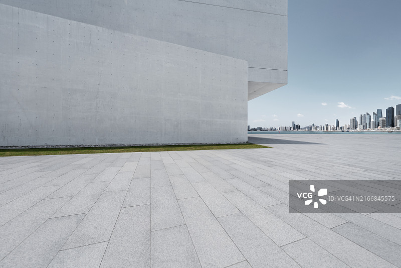 现代化城市建筑外的场地图片素材