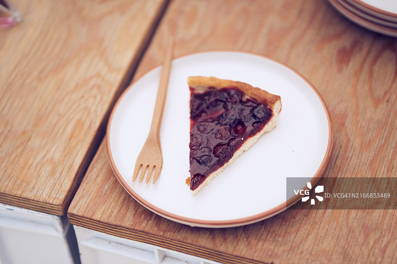 咖啡馆里的樱桃派图片素材