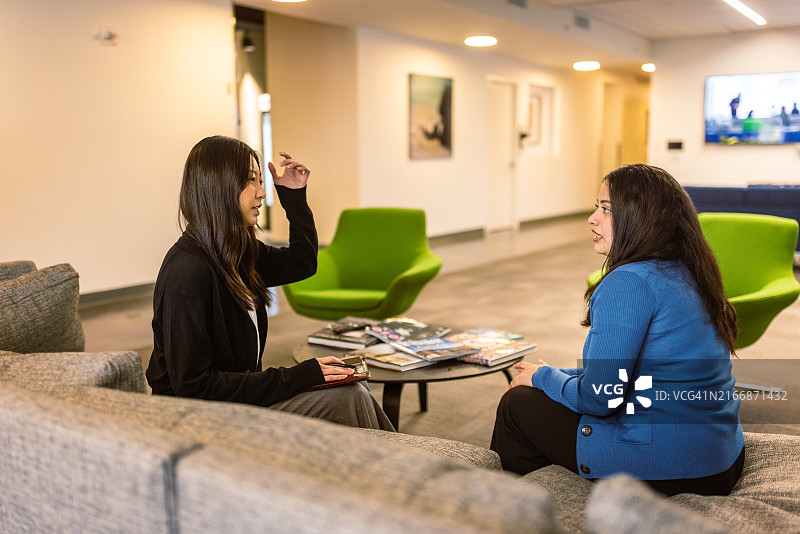 办公室现代休息区会议图片素材