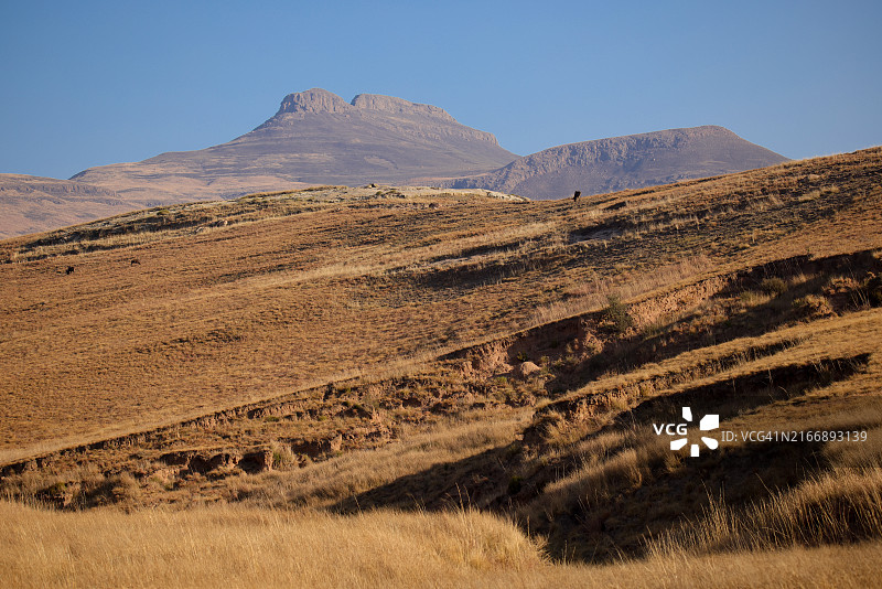南非金门高地国家公园的丘陵和山峰图片素材