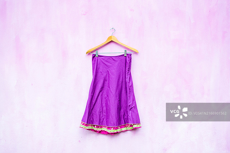 紫色长裙图片素材