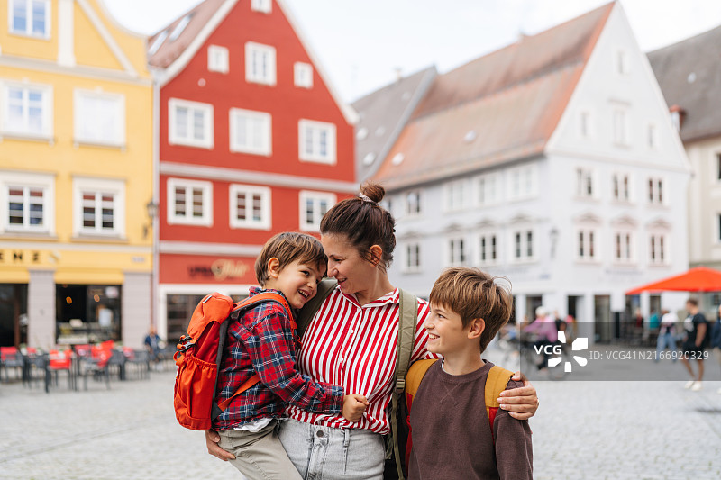 放学后迎接孩子们图片素材