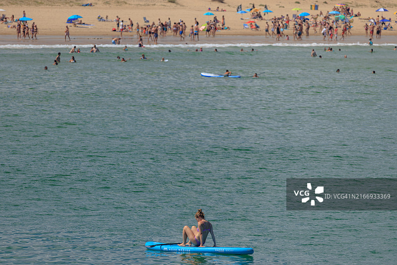 逃离拉雷多水域的人群图片素材