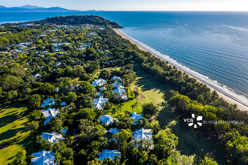 道格拉斯港别墅：海滩景观和翠绿的日出景色图片素材
