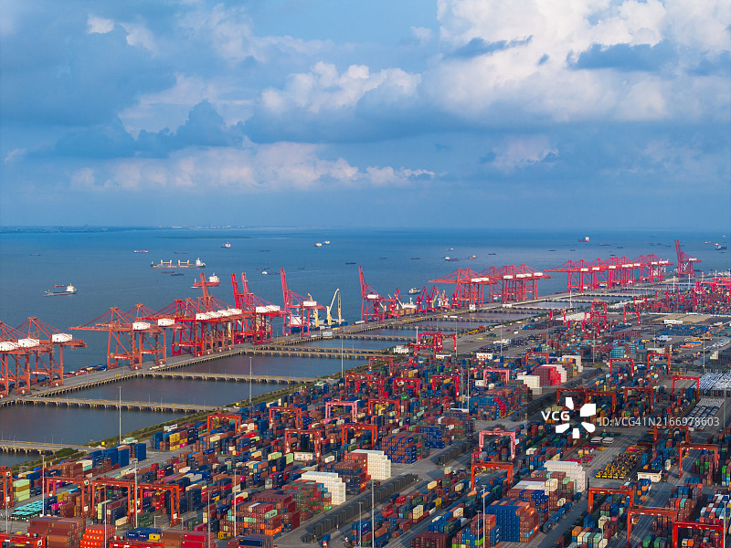 中国苏州太仓港集装箱码头图片素材