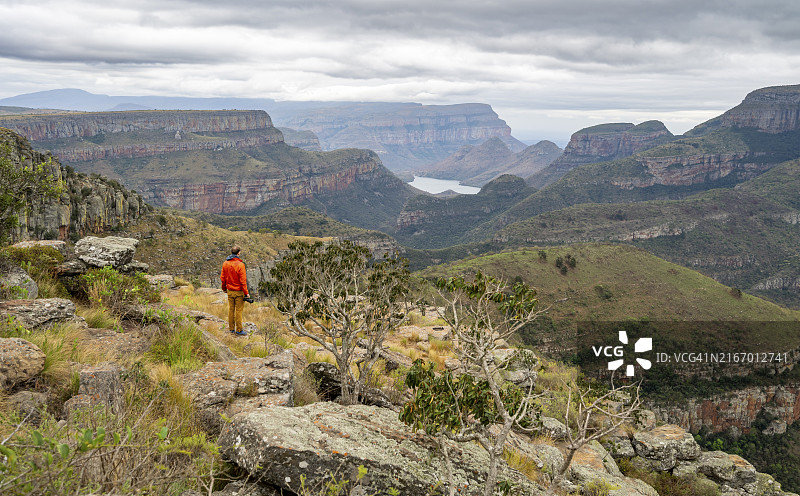 游客在布莱德河峡谷的Lowveld观景点（南非姆普马兰加省）图片素材