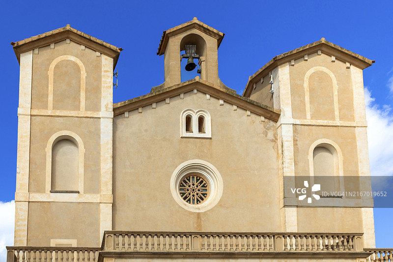 阿尔塔马略卡城堡山上的圣萨尔瓦多朝圣教堂图片素材