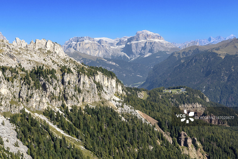 从玫瑰园看到的马尔莫拉达山景色，多洛米蒂山脉，南蒂罗尔图片素材