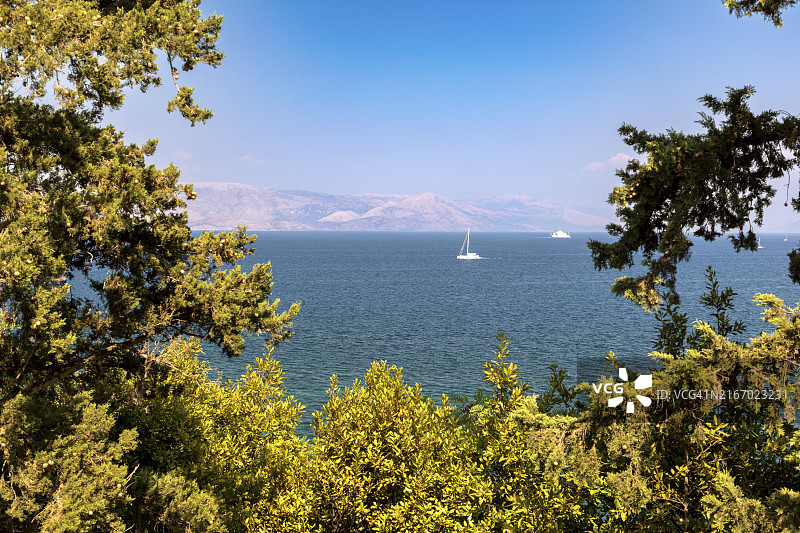 从蒙雷波斯露台眺望爱奥尼亚海，科基拉岛，科孚岛图片素材