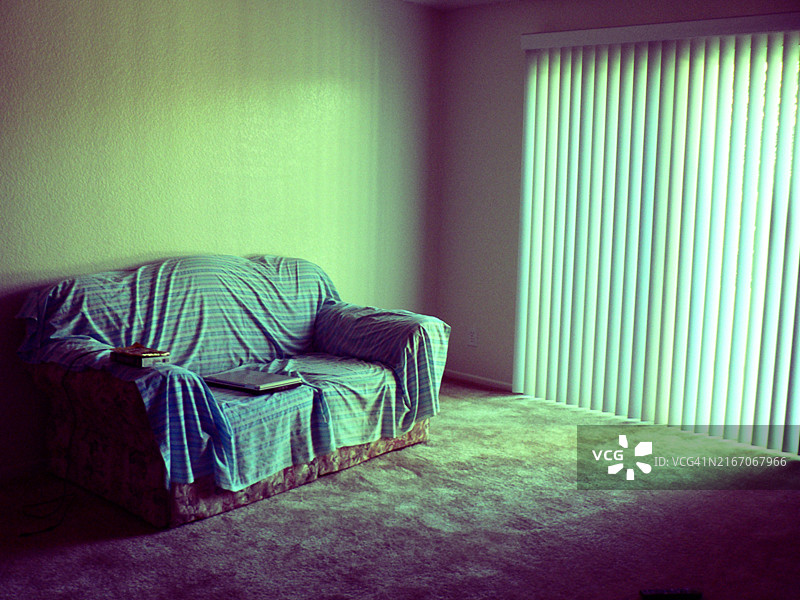 空客厅沙发，简约生活图片素材