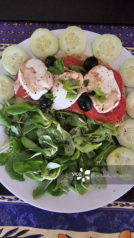 意式烤面包卡普雷塞沙拉图片素材