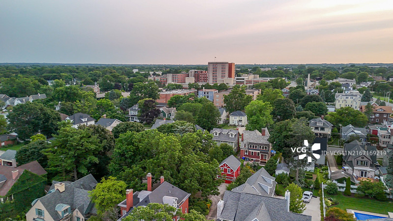 威斯康星州密歇根湖沿岸的基诺沙镇鸟瞰图图片素材