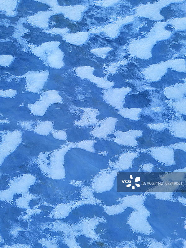 冰冻湖面雪地抽象图案图片素材