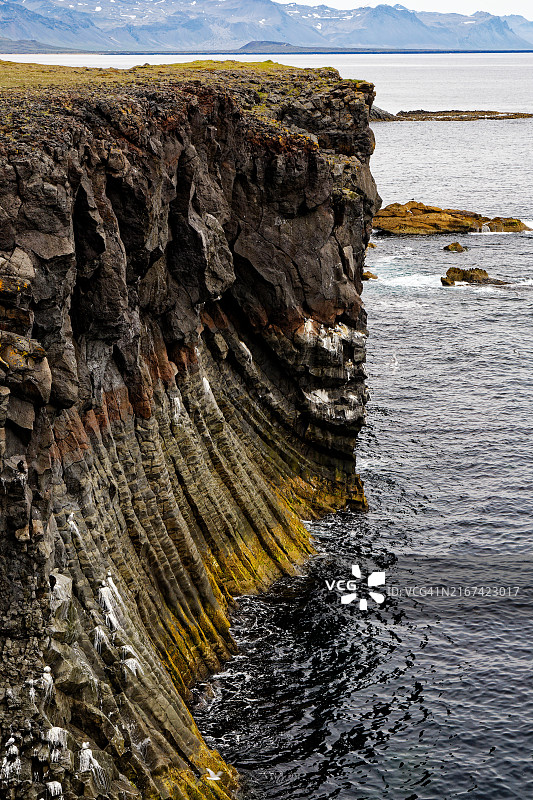 大海对着天空的美景图片素材