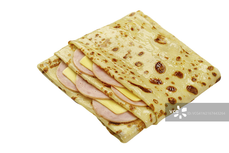 美味炸煎饼，内含芝士火腿，白色背景图片素材