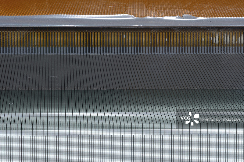 平板电视屏幕的精细电线背景图片素材