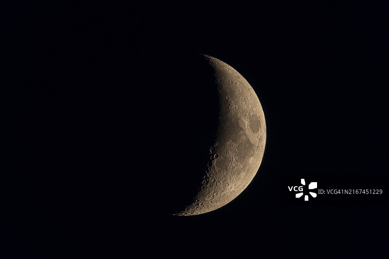 新月，盈凸月，德国下萨克森州不伦瑞克图片素材