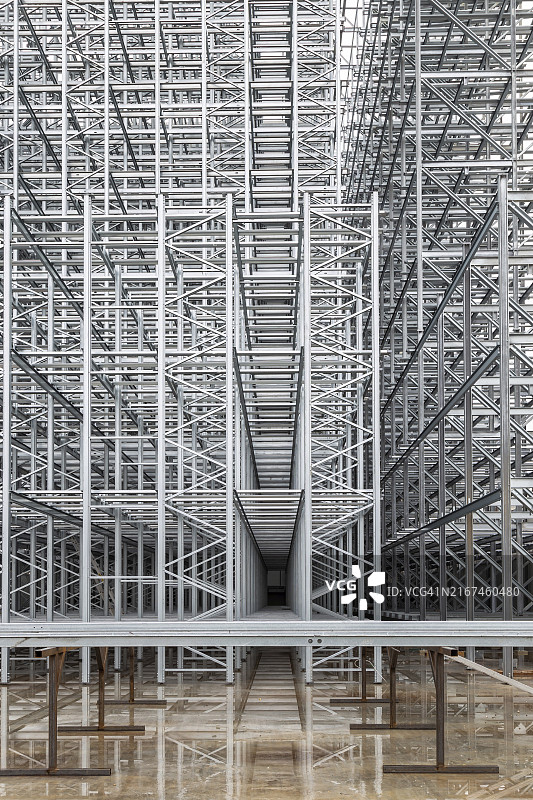 高架仓库的钢结构图片素材