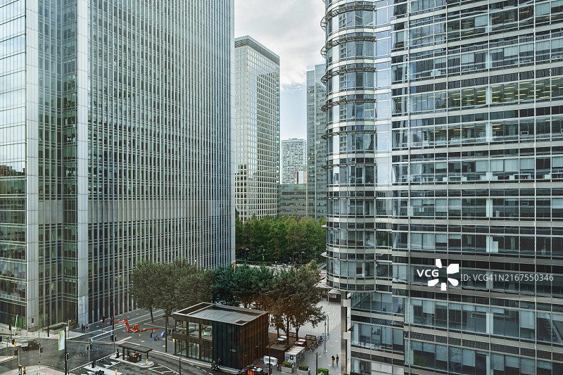 伦敦金融和IT区的办公大楼图片素材