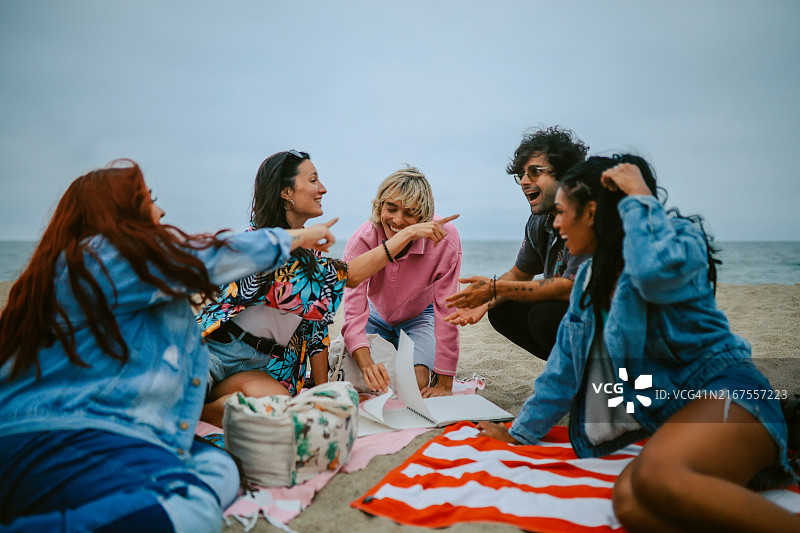 在加利福尼亚州马里布海滩附近度假图片素材