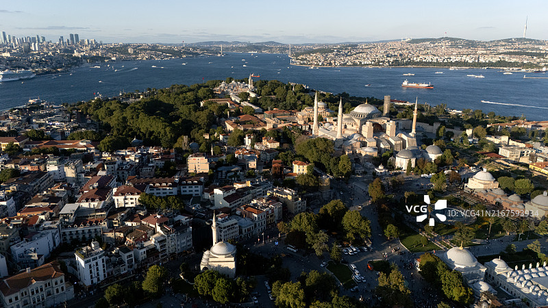 伊斯坦布尔圣索菲亚清真寺的苏丹艾哈迈德区航拍图片素材