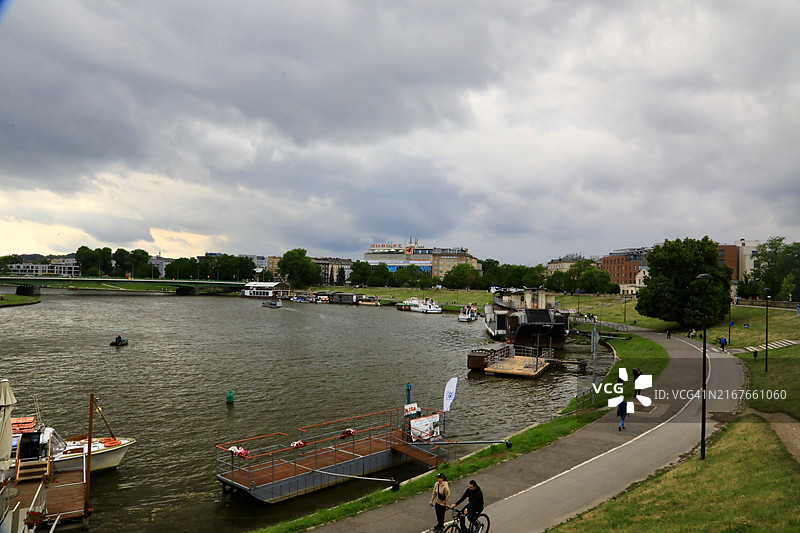 波兰克拉科夫市维斯瓦河风光图片素材