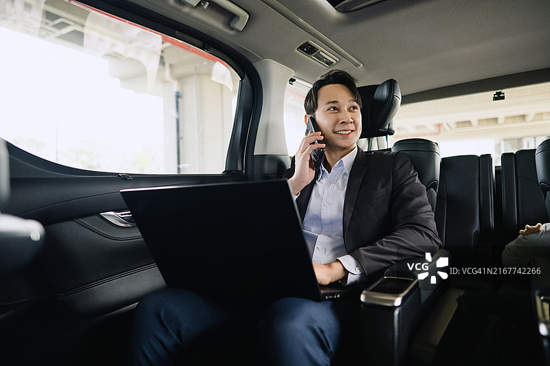 讨论业务细节图片素材