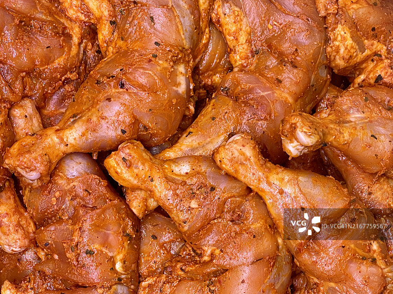 腌制鸡腿特写图片素材