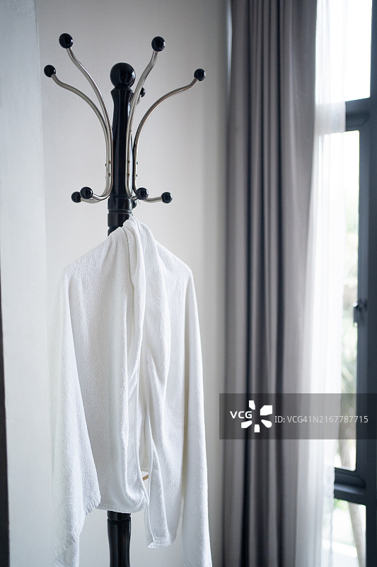 家中浴室的衣架图片素材