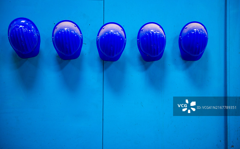 蓝色安全帽图片素材