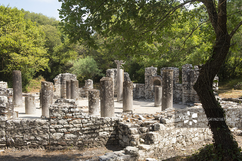 布特林特考古遗址的洗礼堂遗址图片素材