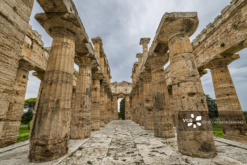 意大利坎帕尼亚帕埃斯图姆的希腊神庙，联合国教科文组织世界遗产图片素材