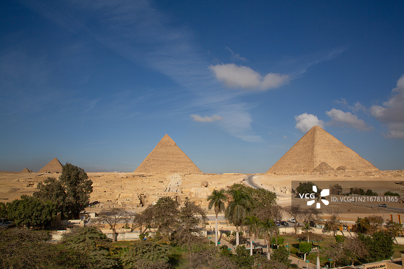 埃及吉萨金字塔群及狮身人面像图片素材